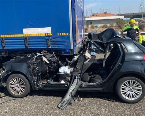 Incidente A Oggi Valdichiana Scontro Tra Camion In Autostrada A