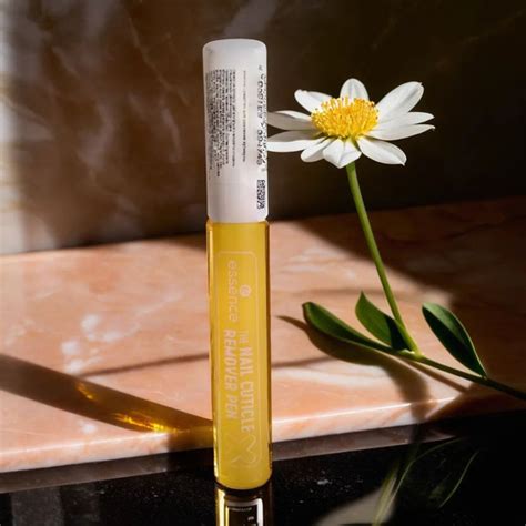 Средство для удаления кутикулы ESSENCE THE CUTICLE REMOVER PEN в ...