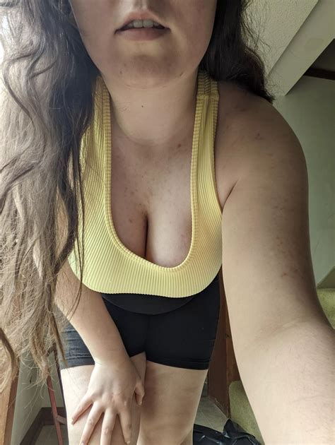 I Wonder How Easy It Would Be To Have A Nip Slip In This Tank Nudes Downblouse Nude Pics Org