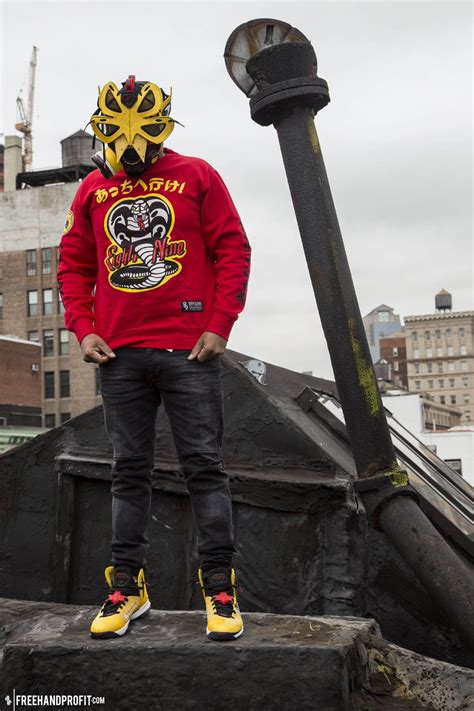 tbt     lebron  taxi odb tribute sneaker mask lebron