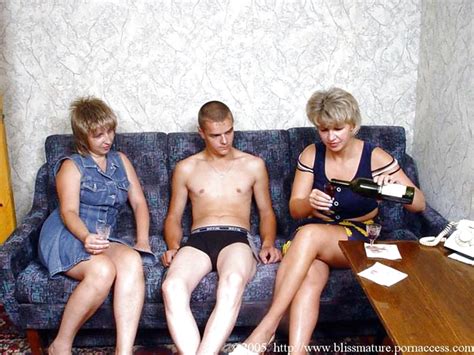 Zwei Milfs Und Glücklich Junge Porno Bilder Sex Fotos XXX Bilder PICTOA