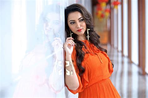 Aktris Cantik Kecantikan Bollywood Brunette Selebriti Imut Mata