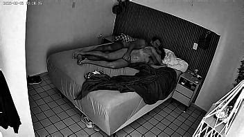 Gioca con il tuo cazzo duro e il tuo culo avido proprio lì per la telecamera spia XVIDEOS