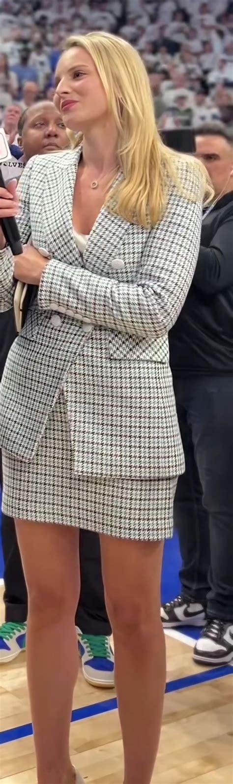 Katie George ESPN (5/16/2024) : r/hot_reporters