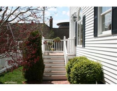 17 Webster St Malden Ma 02148 ®