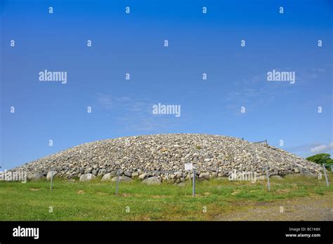 carrowmore megalithic cemetery sligo ireland Stock Photo - Alamy