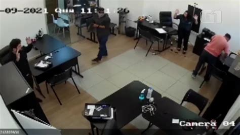 Vídeo Câmeras De Segurança Registram Assalto à Empresa No Bairro Do Marco Em Belém Pará G1