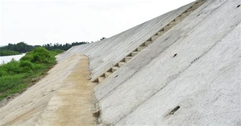 dpwh completes p  flood control project  negocc philippine