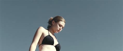 Naked Elizabeth Olsen In Martha Marcy May Marlene