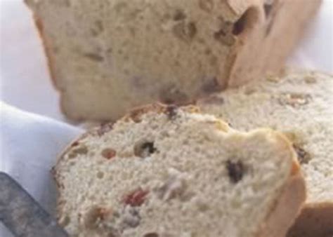 Brood Met Olijven En Zongedroogde Tomaten