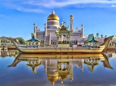 Brunei Sultan Wealth: From a gold plane to the world's largest palace, the sultan of Brunei has ...