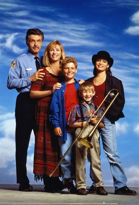 Picket Fences - TheTVDB.com