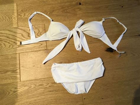 Neues Bikini weiss Gr L eher kleiner Neu gemäss Beschreibung in Therwil für CHF 9 mit
