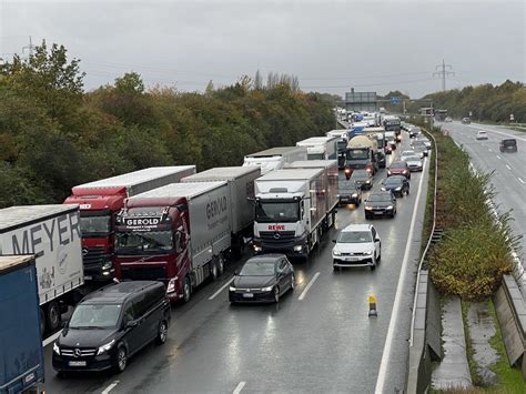 Viel Stau Auf Der A2 Bei Porta Unfälle Sorgen Immer Wieder Für