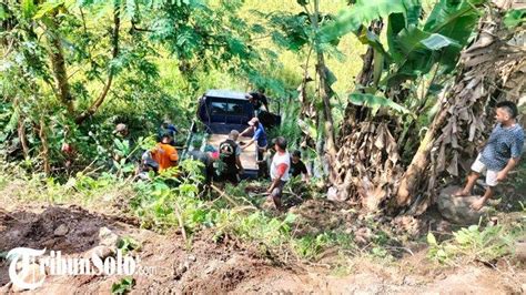 Ngantuk Berujung Celaka Pengemudi Asal Matesih Bating Setir Mobil