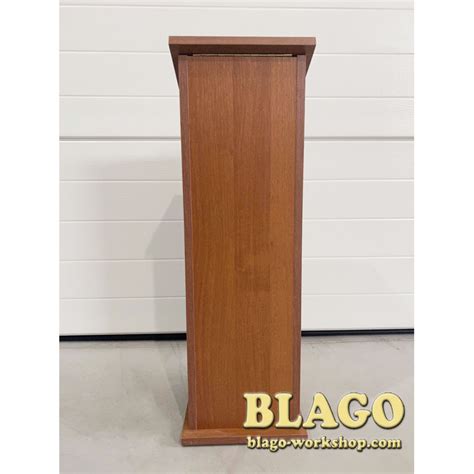 Карнавка напольна дерев'яна прикрашена тисненим візерунком, 23х25х79 см