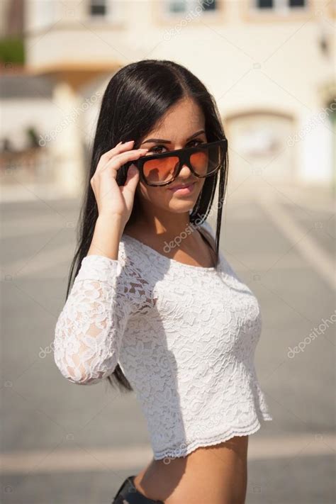 Brunette été beauté de la mode image libre de droit par envivo