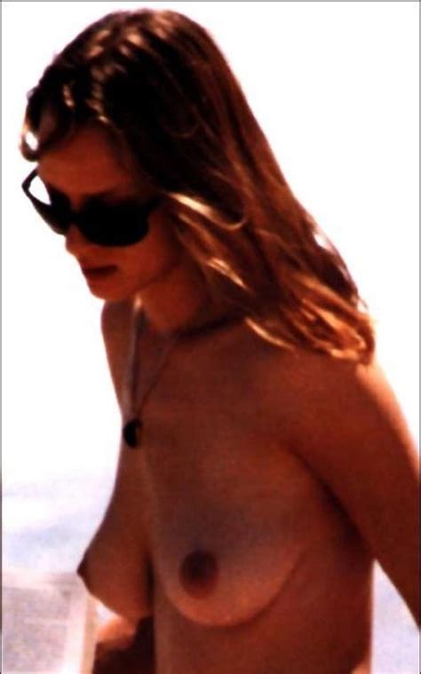 Naked Uma Thurman In Beach Babes