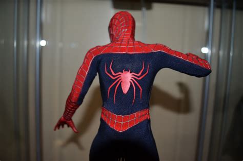 Theevilempire Hot Toys Spider Man Sixth Scale Figure Classic Suit Version