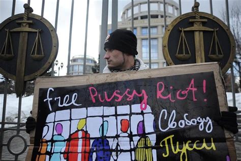 Éhségsztrájkba kezdett a Pussy Riot egyik tagja hu