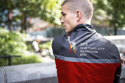 Chega a Curitiba coleção da New Balance que celebra a Maratona de Nova ...