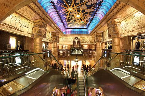 Harrods Calano Le Vendite Nel 2014 Gdoweek
