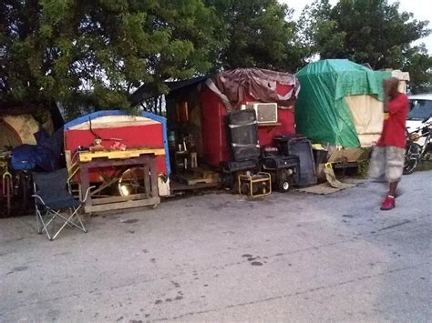 Miami Homeless Sex Offenders Booted Offered Shelter By Frank Diaz S
