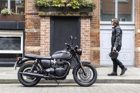 Qual a diferença entre naked scooter e big trail Conheça as categorias das motos It s Big Trail