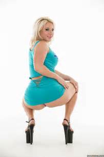 Kimmy Olsen Is Eagerly Fucking Johnny Sins MILF Fox