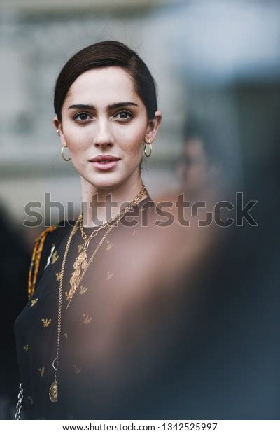 Hot Sexy Theodora Quinlivan Bikini Pics