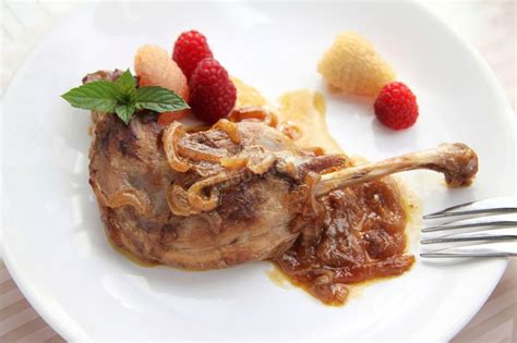 Гусь в вине рецепт с фото пошагово - 1000.menu