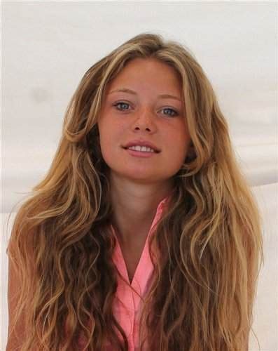 Naked Manon Schraen Added By Benh