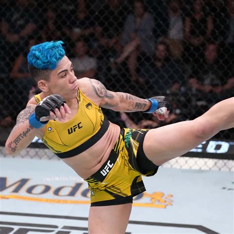Download Jéssica Andrade Kicking Wallpaper | Wallpapers.com