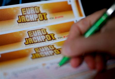 NRW Lottospieler Knackt Eurojackpot 98 Millionen Euro Gehen Nach Duisburg