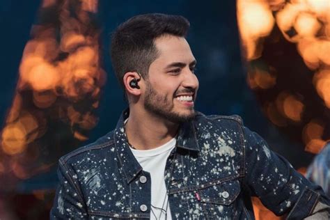 Matheus Vargas Idade - Matheus Vargas: O novo herdeiro do trono sertanejo de Leonardo? - Rádio 104