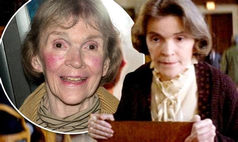 7 Hot Sexy Alice Drummond Bikini Pics