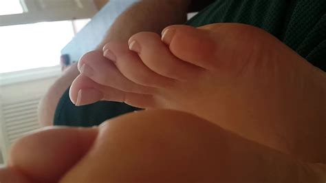 Gf Shows Her Perfect Sexy Feet Pedicured Toes Amateur Porn Xhamster