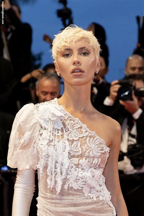Iris Law Icelandicgirl69 Nude OnlyFans Leaks Fappening FappeningBook