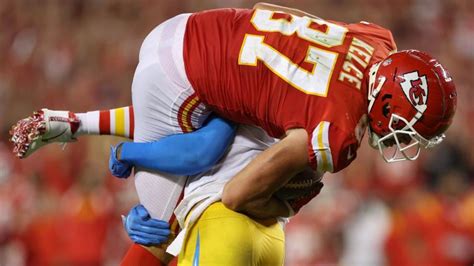 Chiefs' Travis Kelce recalls powerbomb from Chargers' Derwin James ...