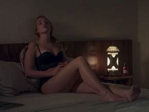 SOPHIE NELISSE Nude AZNude