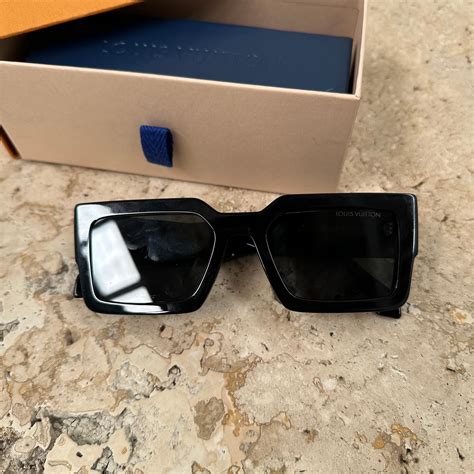 Louis Vuitton LV Clash Square Sunglasses – Curated by Charbel