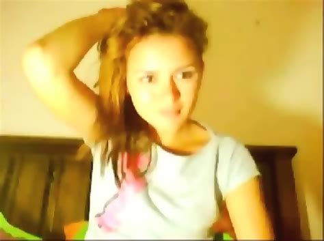 Brunette Teen Fingering Her Sweet Cunt On Webcam