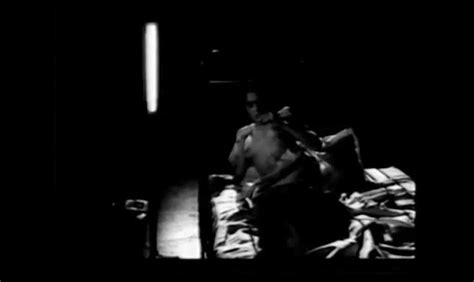 Naked Bete Coelho In Branco E Preto Norte Sul