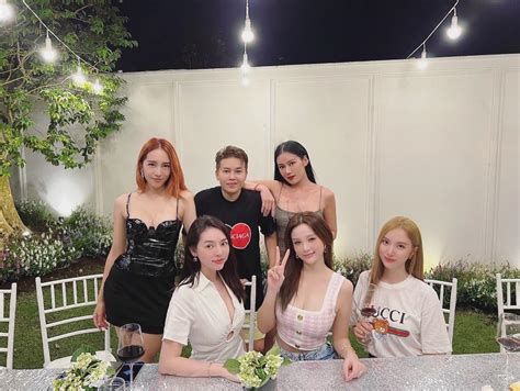 Huyền Baby đọ sắc vóc với dàn hot girl Hà thành mẹ con không thua gái chưa chồng