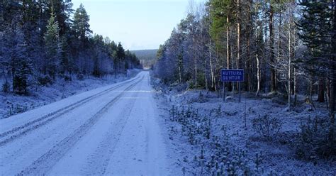 Runsas Lumisade Sulaan Maahan Teki Lumen Aurauksen Lapin Sorateill