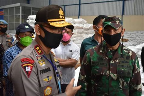 Datangi Gudang Bulog Kapolda Jambi Dan Danrem Cek Pendistribusian