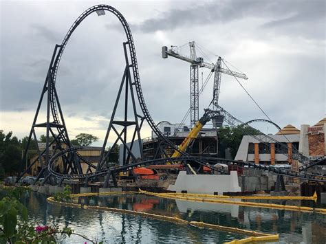 PHOTOS: Jurassic Park "Velocicoaster" Construction Update at Islands of ...