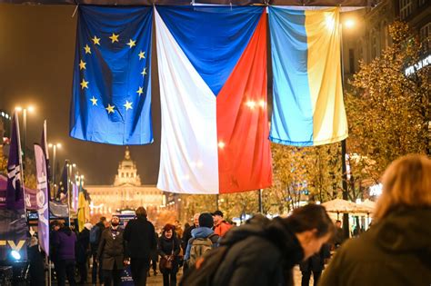 OBRAZEM Putin se pochcal listopad nejvíce prožívaly ruské Pussy Riot Houpací Osel