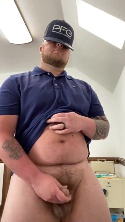 Sexy Stocky Guy Shows His Ass Pisses And Jerks Off ThisVid