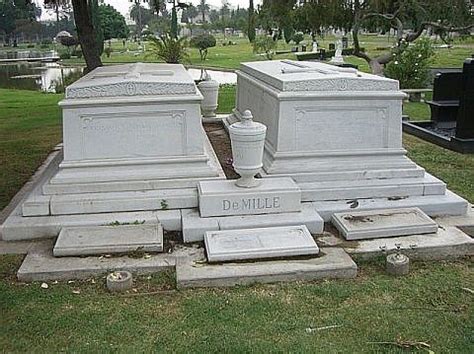 Famous Graves ~ Hollywood Forever ~ La Taco Famous Graves Famous